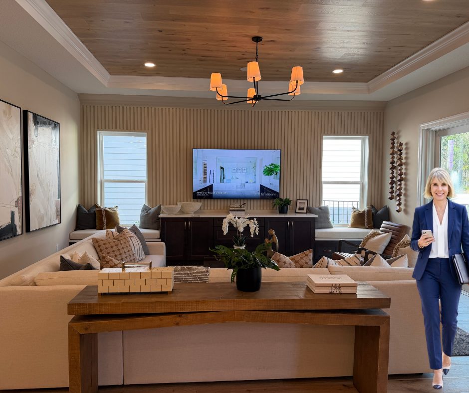 Luxury 55+ home in Jacksonville FL with luxury living room